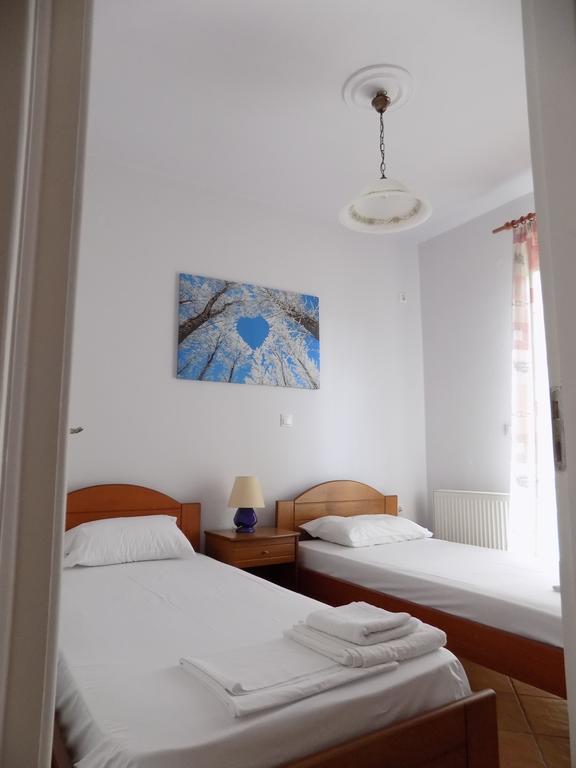 Kolona Apartments Lixouri Bagian luar foto