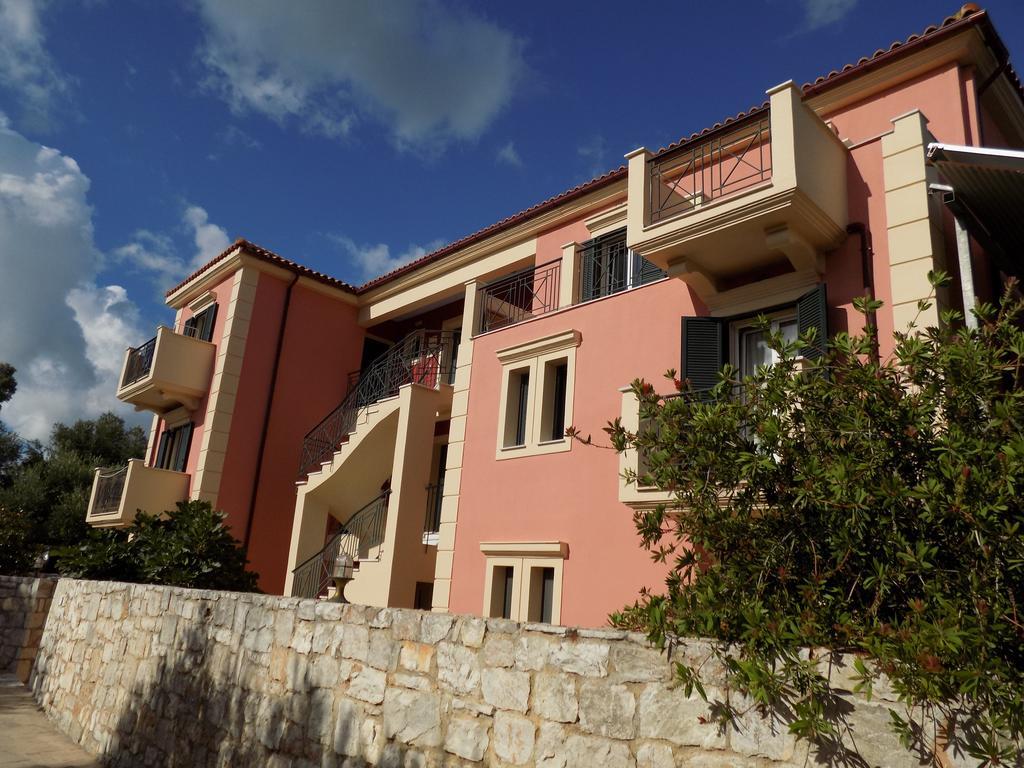Kolona Apartments Lixouri Bagian luar foto