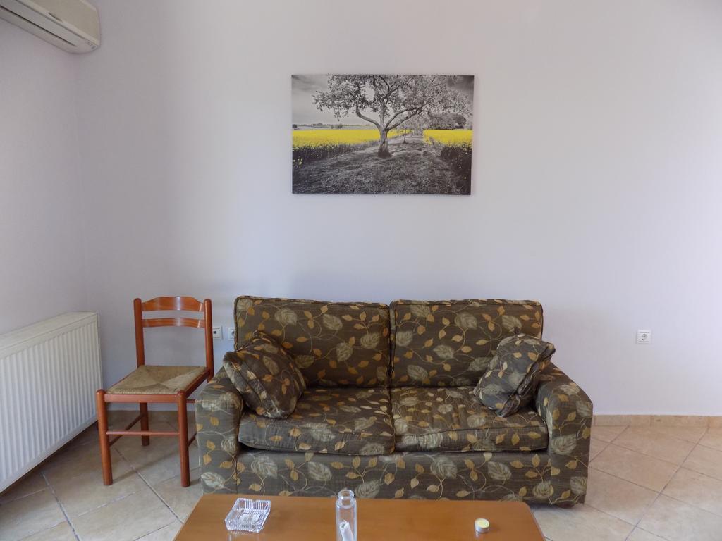 Kolona Apartments Lixouri Bagian luar foto